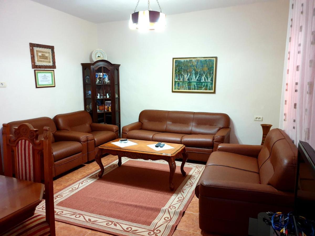 Vila Koltrina Shkoder Luaran gambar
